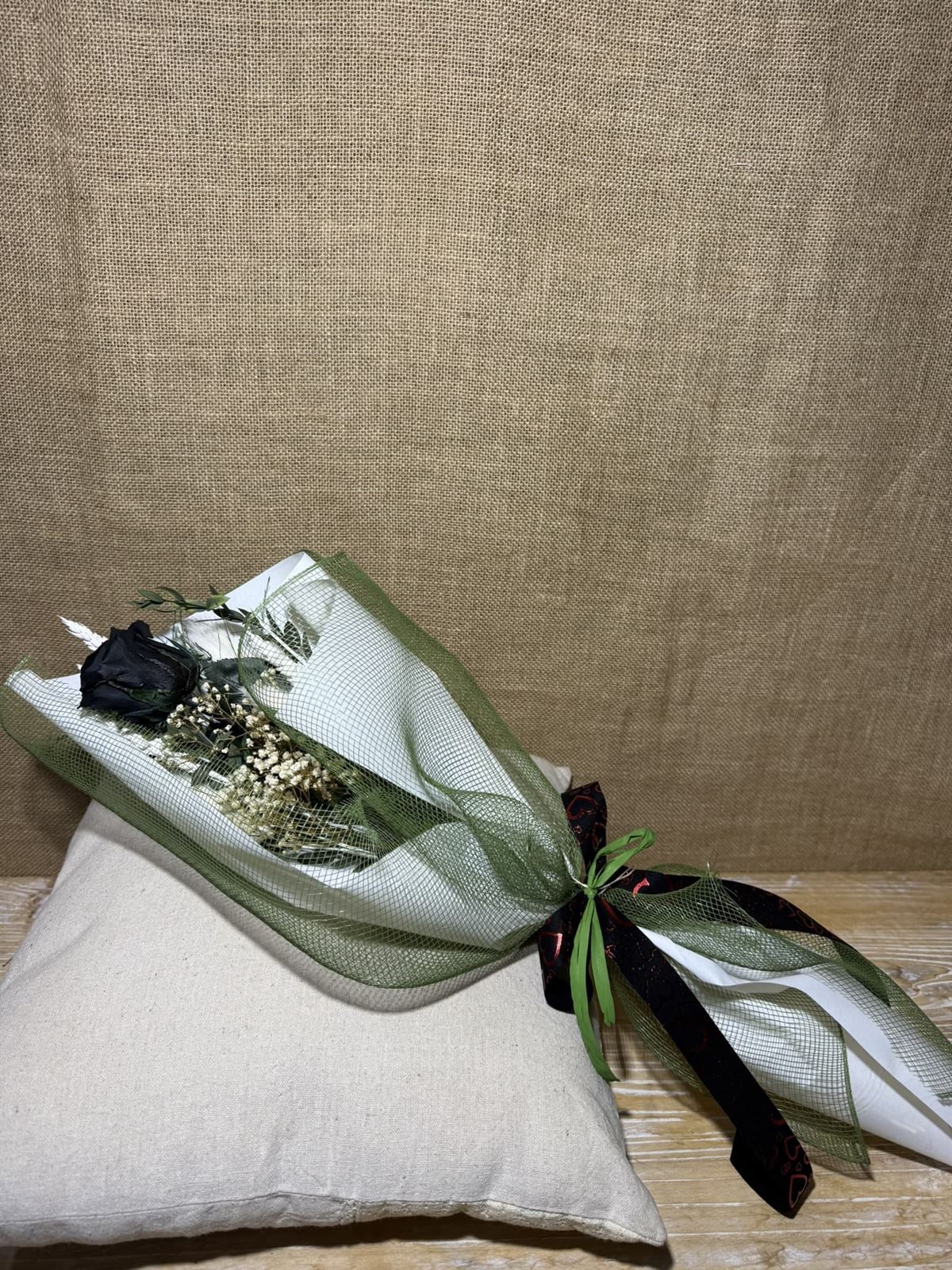 Ramo 1 rosa en tono negro - Imagen 3