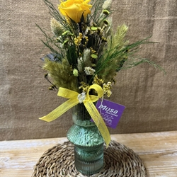 Ramo amarillo en jarrón - Imagen 1