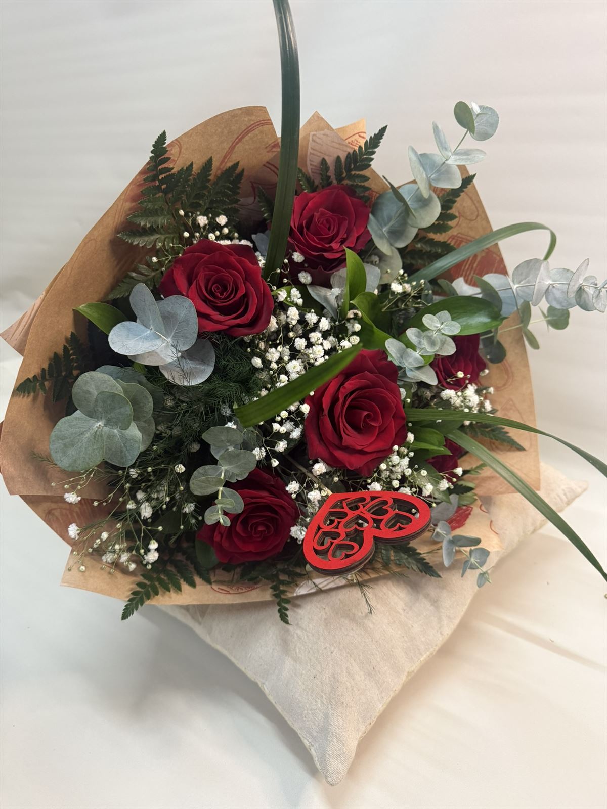 Ramo de 6 rosas rojas - Imagen 1