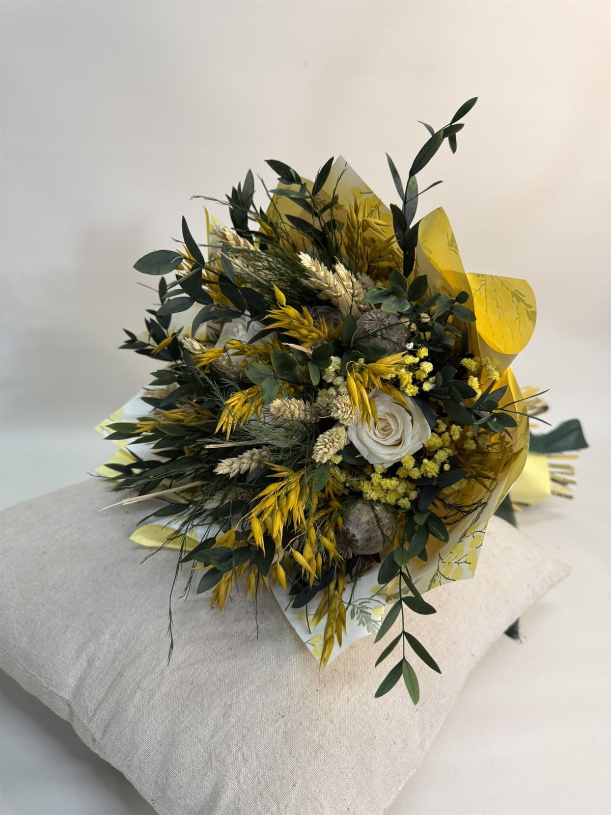 Ramo en tonos amarillos - Imagen 3