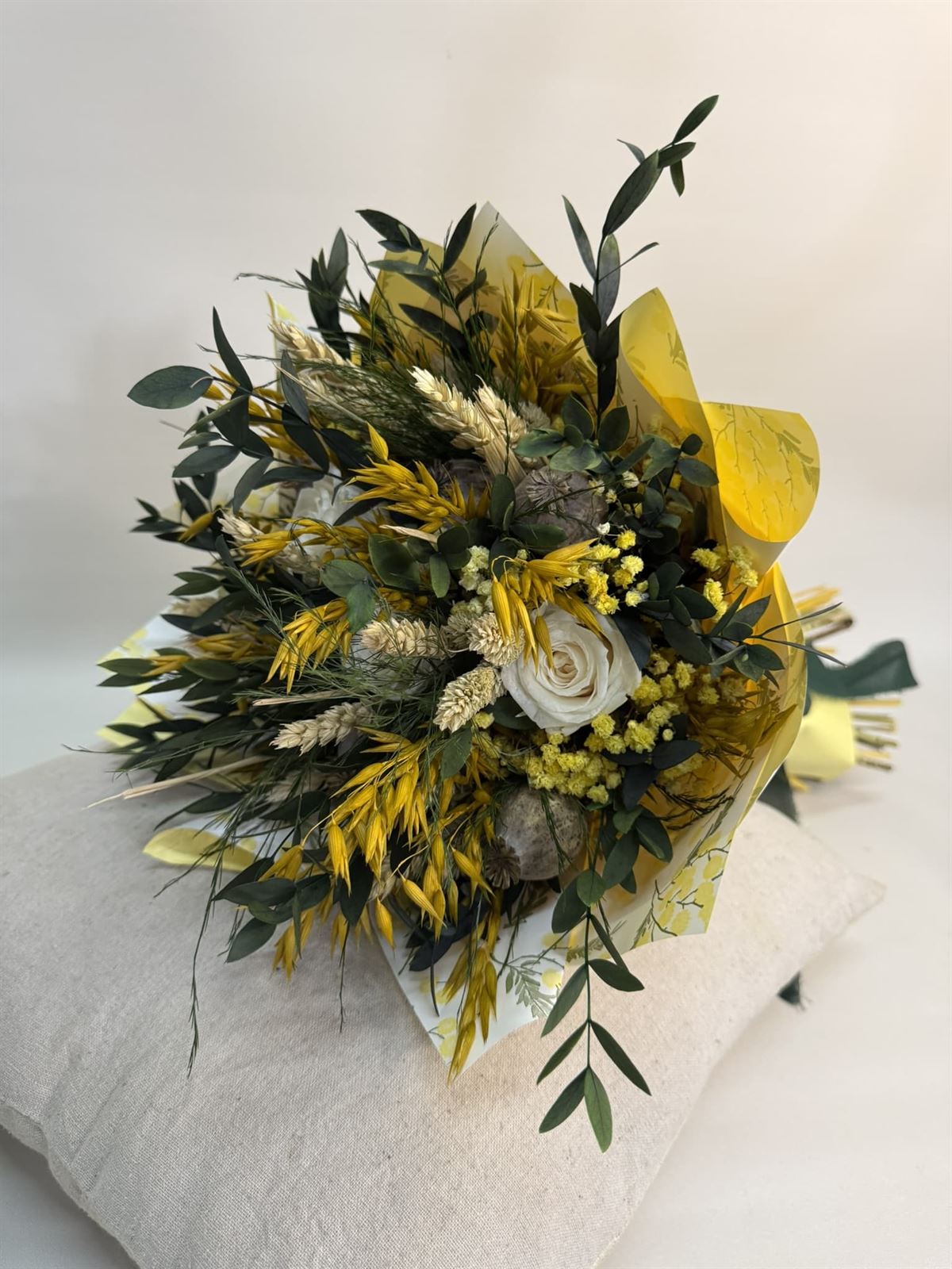 Ramo en tonos amarillos - Imagen 4