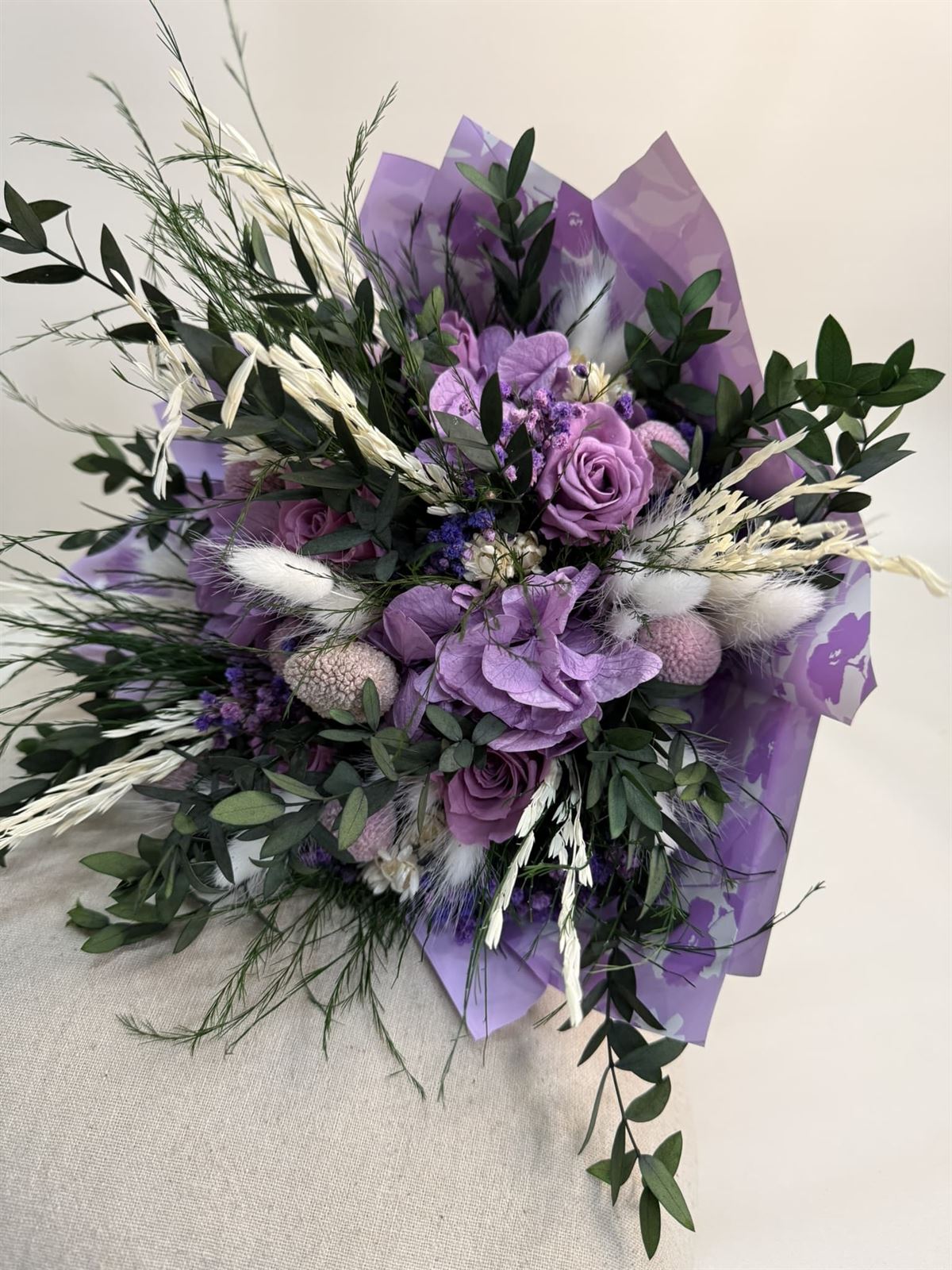 Ramo en tonos lilas - Imagen 1