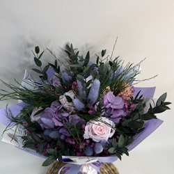 Ramo en tonos morados - Imagen 1