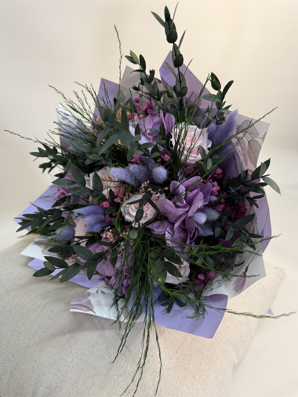 Ramo en tonos morados - Imagen 4