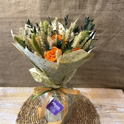 Ramo en tonos naranjas con jarrón - Imagen 2