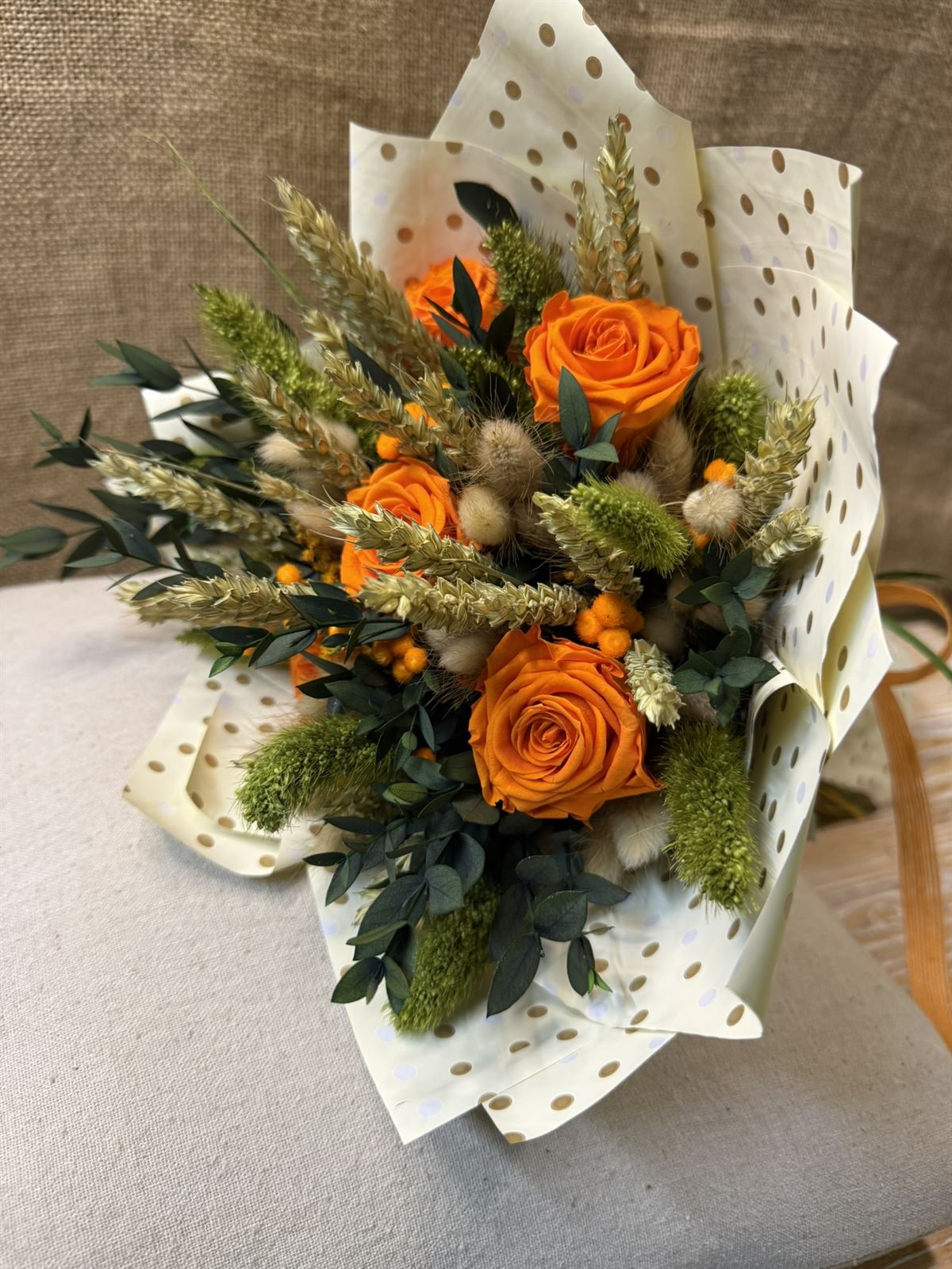 Ramo en tonos naranjas - Imagen 1