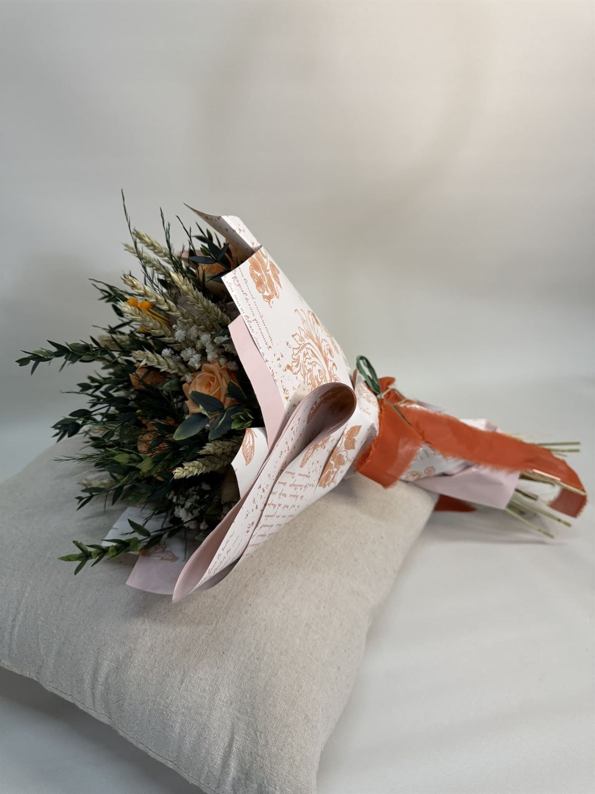 Ramo en tonos naranjas - Imagen 2