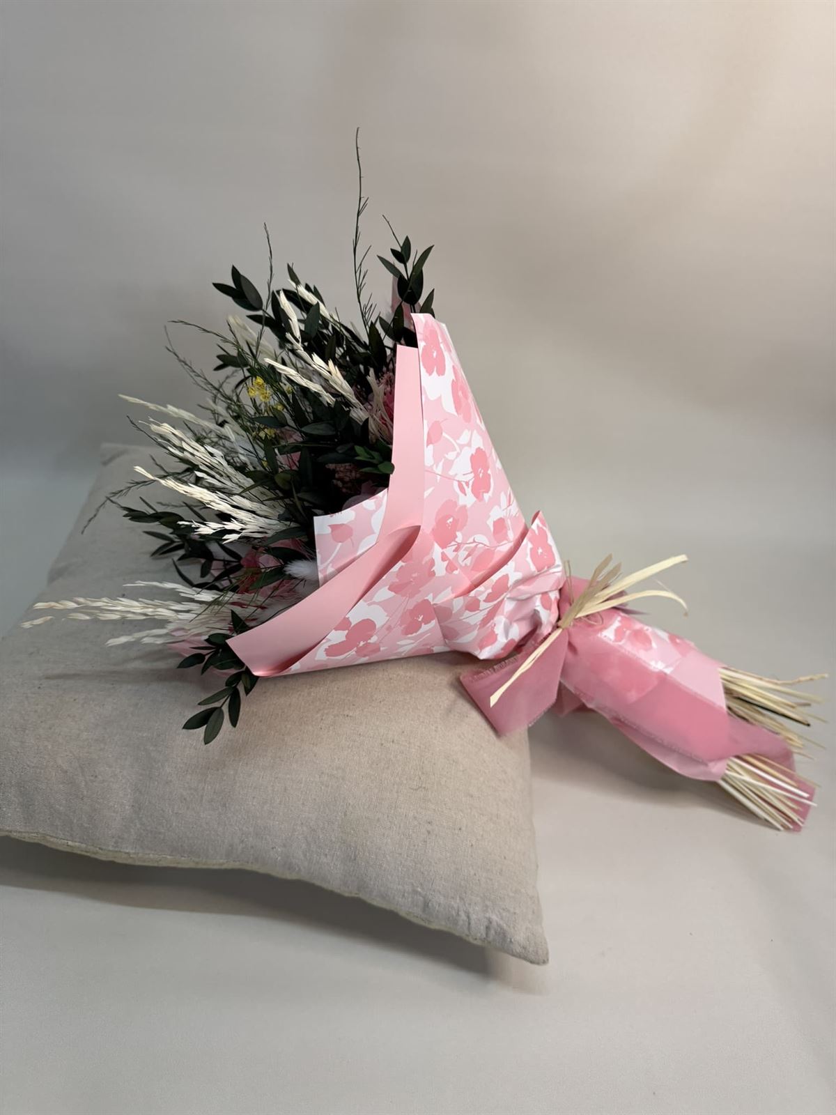 Ramo en tonos rosa - Imagen 2