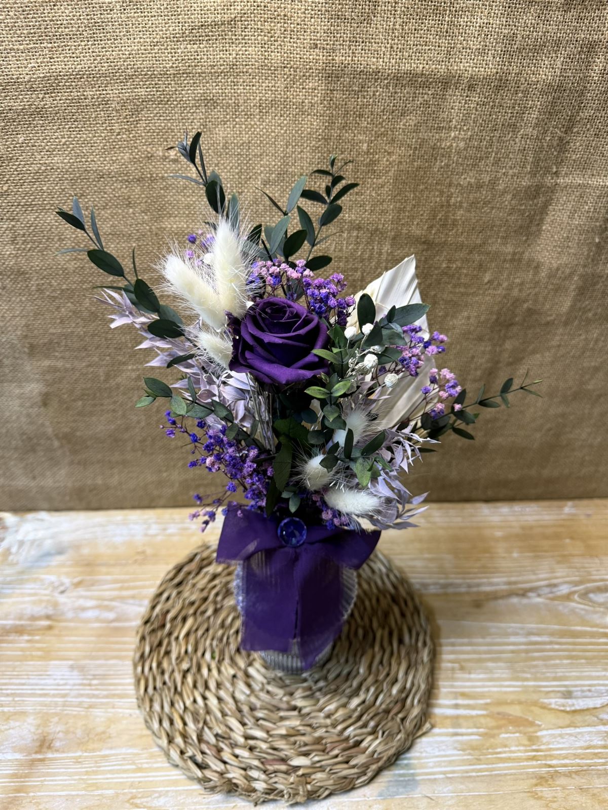 Ramo lila en jarrón - Imagen 3
