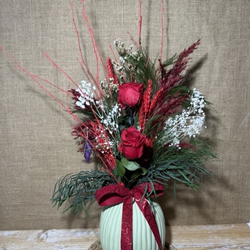 Ramo rojo en jarrón verde - Imagen 1