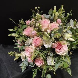 Ramo romántico distintos tonos - Imagen 1