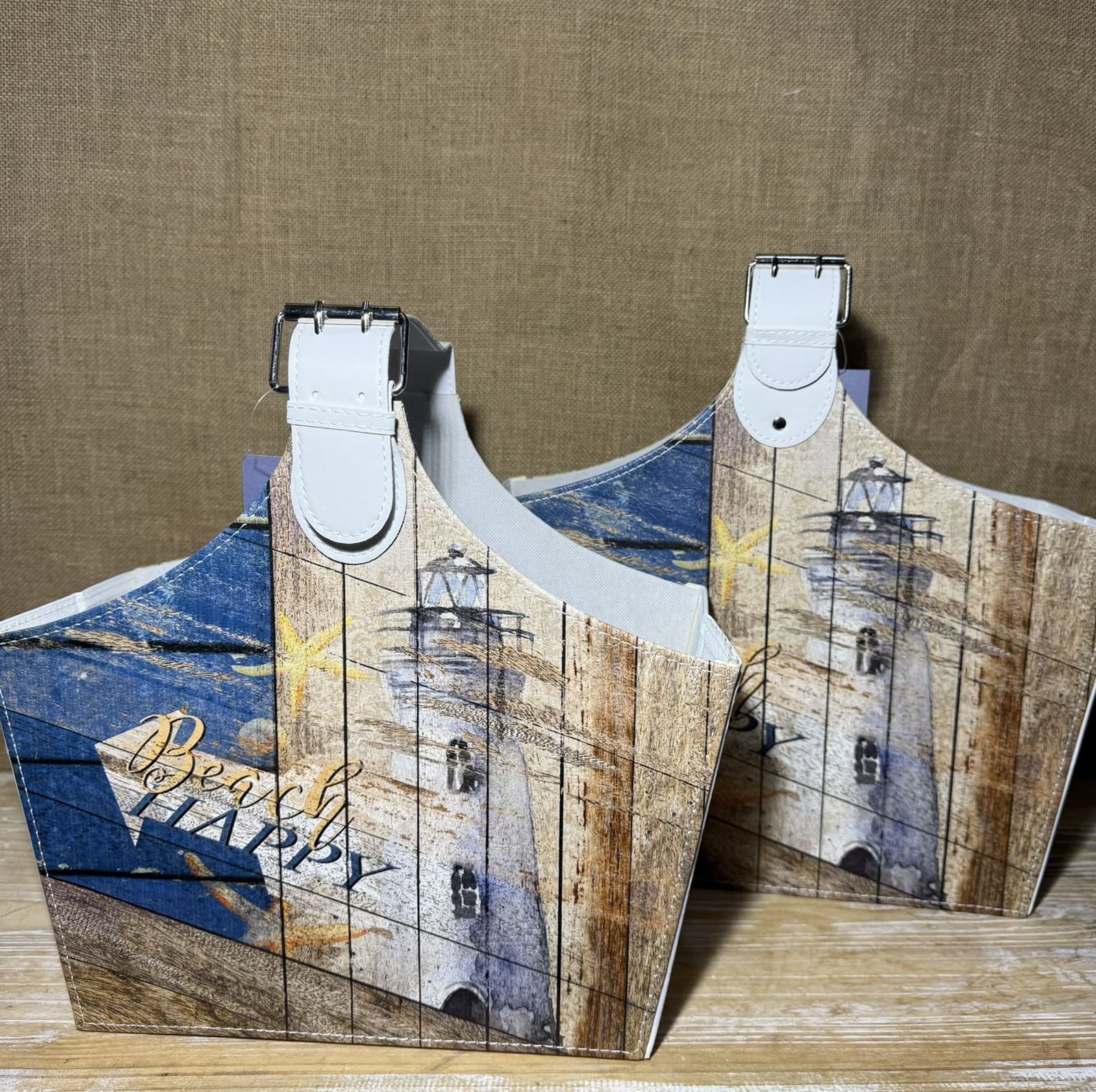 Revistero tono azul y marrón - Imagen 1