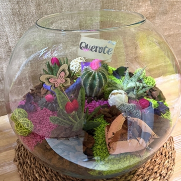 Terrario en pecera de cristal en tonos rosa - Imagen 2