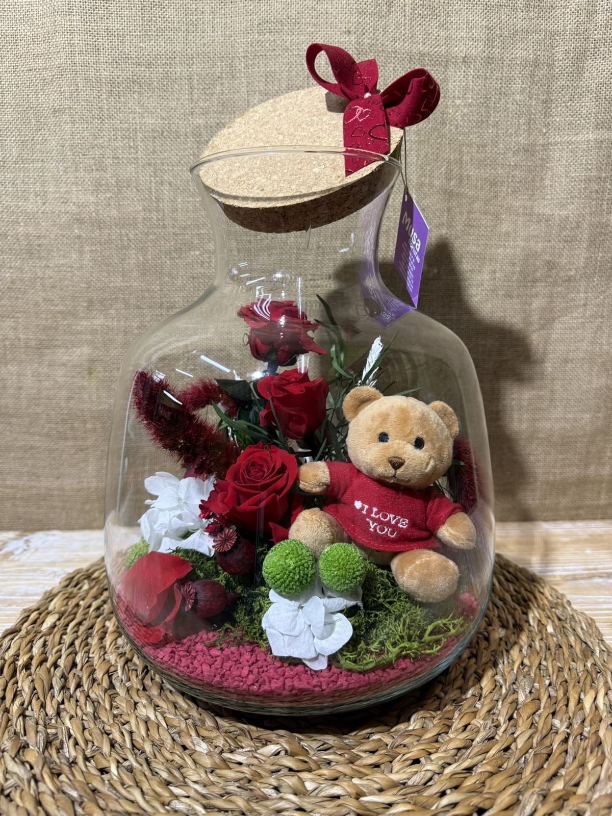 Terrarium en tonos rojos con peluche - Imagen 6