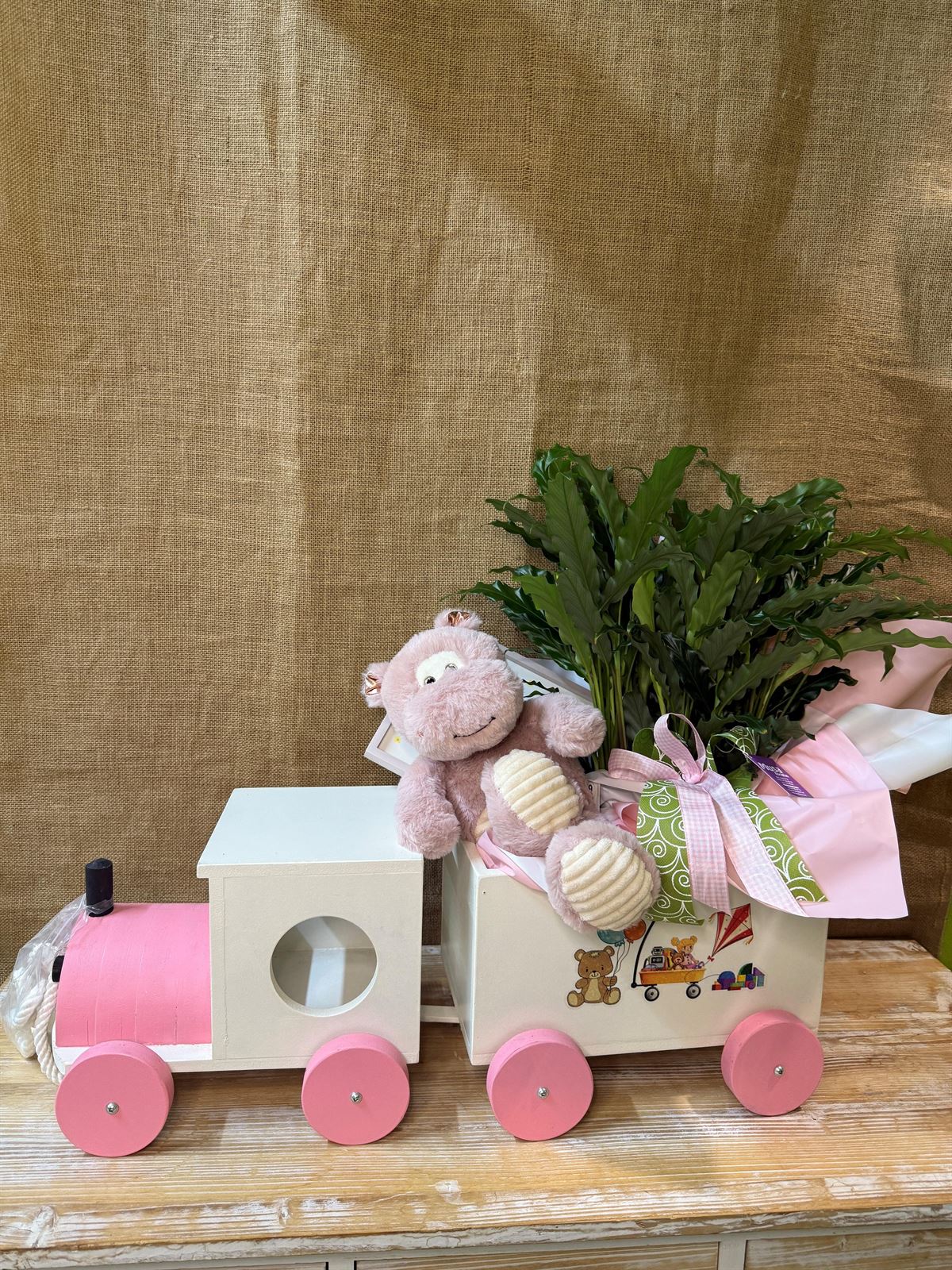 Tren de madera color rosa - Imagen 3